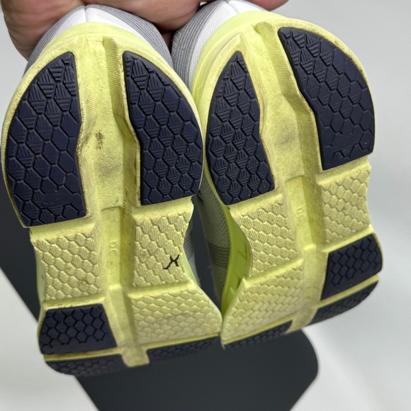 On Cloudgo gray and light lime green running shoes size 9 - Picture 6 of 13